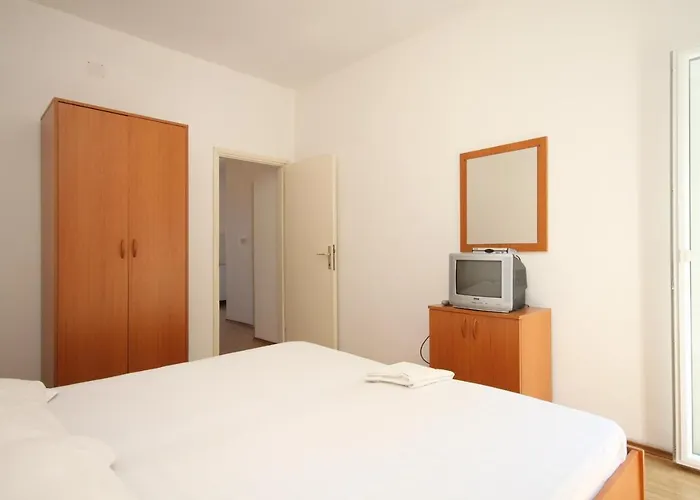 Lucica 990b 아파트 *