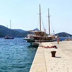 Lucica 990b Lastovo
