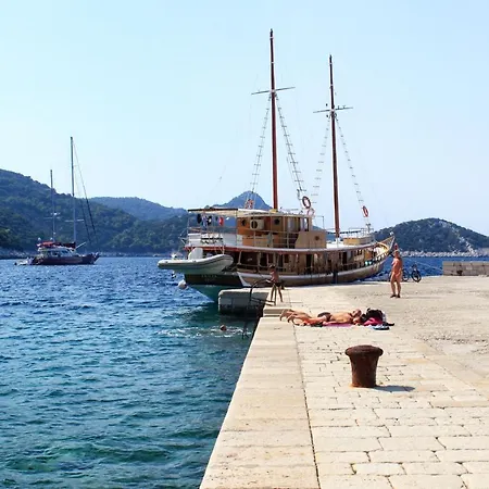 Lucica 990b Lastovo